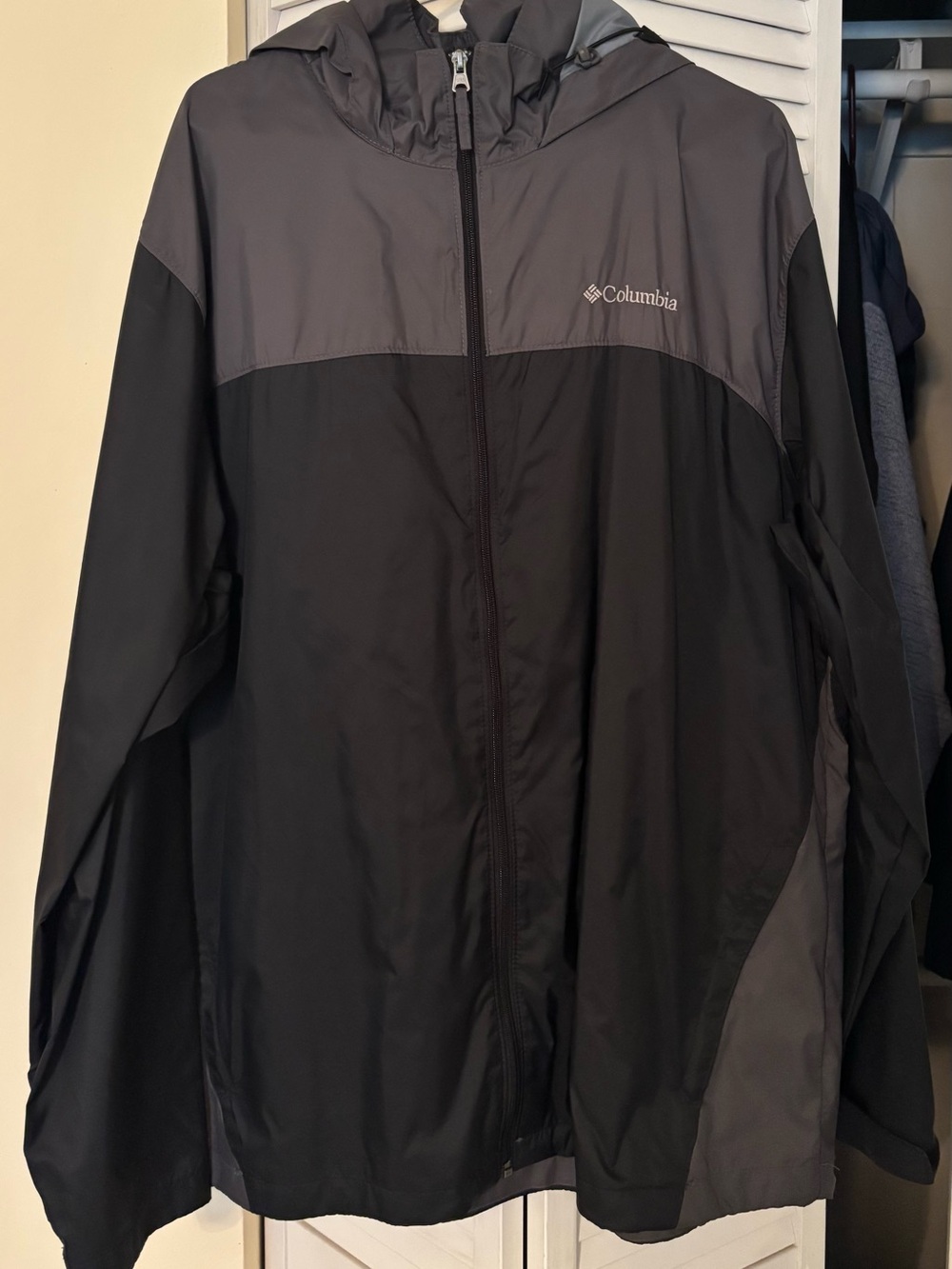 Columbia Black and Gray Men's Hooded Rain Jacket